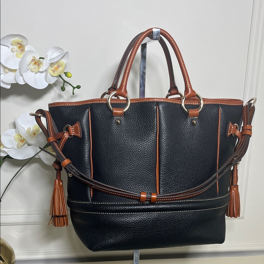 Dooney & Bourke Black and Brown Leather Jacket Buckley Tote Bag - Picture 2 of 4